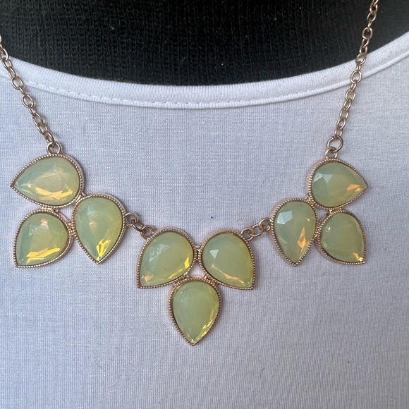 Vintage Necklace  16”  w/3” Extension - Picture 1 of 3